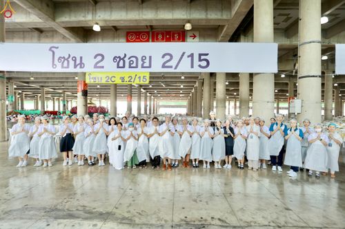 ภาพ No.323687:วันที่ 22 เมษายน พ.ศ.2569(วันคุ้มครองโลก) งานถวายมหาสังฆทาน 40,000 กว่าวัดทั่วประเทศ คณะสงฆ์ฉันภัตตาหารเพล