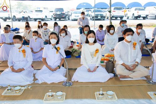 ภาพ No.74364:พิธีถวายภัตตาหารเป็นสังฆทาน แด่คณะพระธรรมยาตราฯ ในโครงการธรรมยาตรากตัญญูบูชา มหาปูชนียาจารย์ พระมงคลเทพมุนี(สด จนฺทสโร) พระผู้ปราบมาร อนุสรณ์สถาน 7 แห่ง ปีที่ 11 วันที่ 26 มกราคม พ.ศ. 2566