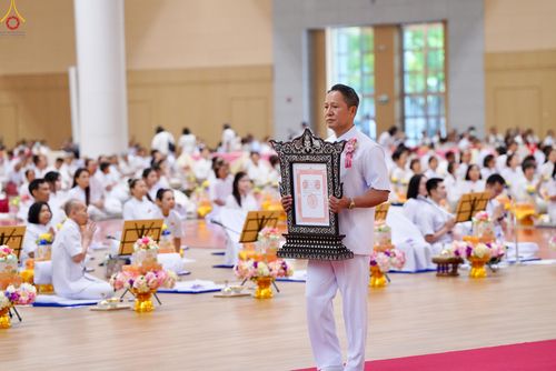 ภาพ No.343249:วันที่ 16 สิงหาคม พ.ศ.2569 พิธีมุทิตาสักการะพระราชาคณะ ณ ห้องแก้วสารพัดนึก 2 วัดพระธรรมกาย