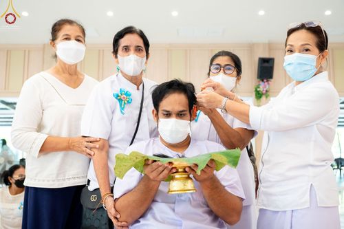 ภาพ No.65561:พิธีปลงผม และพิธีขอขมามอบผ้าไตร นาคธรรมทายาท ในโครงการอุปสมบทบูชาธรรม มหาปูชนียาจารย์ประจำปี 2565 ณ ศูนย์ปฏิบัติธรรมภาคใต้ บางกล่ำ จ.สงขลา วันที่ 19 พฤศจิกายน พ.ศ. 2565