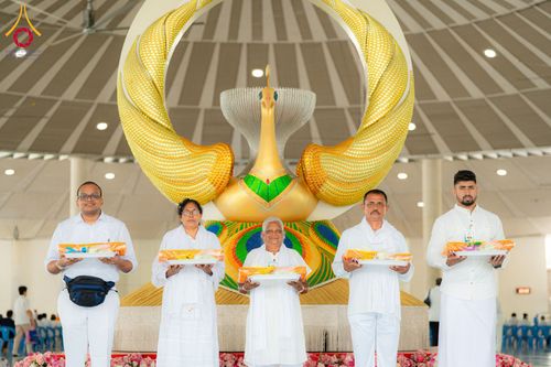 ภาพ No.342417:วันที่ 31 กรกฎาคม พ.ศ. 2569  ต้อนรับคณะแสวงบุญชาวศรีลังกา 31 ท่าน เยี่ยมชมวัดพระธรรมกาย