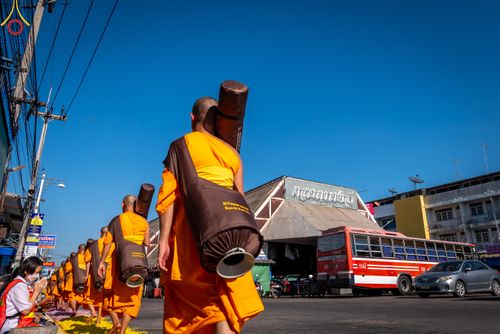ภาพ No.105635:พิธีต้อนรับพระธรรมยาตรา ในโครงการธรรมยาตรากตัญญูบูชา มหาปูชนียาจารย์ พระมงคลเทพมุนี(สด จนฺทสโร) พระผู้ปราบมาร อนุสรณ์สถาน 7 แห่ง ปีที่ 12 วันที่ 3 มกราคม พ.ศ. 2567 ณ อนุสรณ์สถานโลตัสแลนด์ จ.สุพรรณบุรี