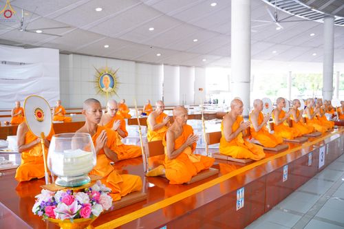 ภาพ No.337467:วันจันทร์ที่ 29 มิถุนายน พ.ศ.2569 (วันพระขึ้น 15 ค่ำ เดือน 8) พิธีบุพเปตพลี ครั้งที่ 184 ณ หอฉันคุณยายอาจารย์ฯ  พิธีสวดธัมมจักกัปปวัตนสูตร ครบ 8,495,000,000 จบ ณ มหาวิหารคด วัดพระธรรมกาย