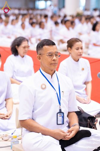 ภาพ No.337966:วันอาทิตย์ต้นเดือน 5 กรกฎาคม พ.ศ.2569 สัมมนาพิเศษ พิธีมอบพระของขวัญ ณ ห้องแก้วสารพัด1 วัดพระธรรมกาย