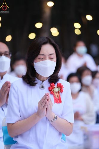 ภาพ No.69568:พิธีตักบาตรพระธรรมยาตราฯ ในโครงการธรรมยาตรากตัญญูบูชา มหาปูชนียาจารย์ พระมงคลเทพมุนี(สด จนฺทสโร) พระผู้ปราบมาร ปีที่ 11 ณ อนุสรณ์สถานลำดับที่ 1 สถานที่เกิดด้วยรูปกายเนื้อ อนุสรณ์สถานมหาวิหารพระมงคลเทพมุนี อ.สองพี่น้อง จ.สุพรรณบุรี