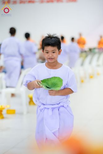 ภาพ No.317417:วันอาทิตย์ ที่ 29 มีนาคม พ.ศ.2569  พิธีปลงผม , พิธีขอขมามอบบาตรและผ้าไตร , พิธีบรรพชา ณ ศูนย์ปฏิบัติธรรมสมุทรปราการ จำนวน 42 รูป