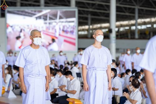 ภาพ No.63879:พิธีขอขมาและมอบผ้าไตรแด่นาคธรรมทายาท โครงการอุปสมบทบูชาธรรมมหาปูชนียาจารย์ วันอาทิตย์ที่ 20 พฤศจิกายน พ.ศ. 2565