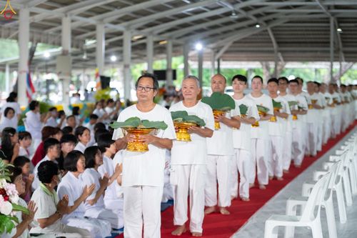ภาพ No.338254:วันอาทิตย์ที่ 5 กรกฎาคม พศ.2569 พิธีตัดปอยผมธรรมทายาทนานาชาติ IDOP รุ่นที่ 21 จากประเทศจีน มาเลเซีย สิงคโปร์ และไต้หวัน ณ โถงช้าง วัดพระธรรมกาย