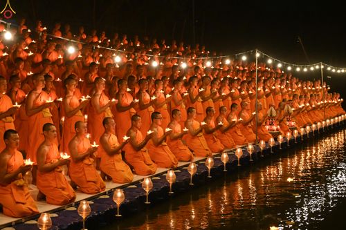 ภาพ No.294194:วันที่ 13 มกราคม พ.ศ. 2569 พิธีจุดประทีปถวายเป็นพุทธบูชา และบูชาธรรมมหาปูชนียาจารย์  (ภาพชุดที่ 2) ณ วัดสองพี่น้อง ต.ต้นตาล อ.สองพี่น้อง จ.สุพรรณบุรี ในโครงการธรรมยาตรา กตัญญูบูชา มหาปูชนียาจารย์ พระมงคลเทพมุนี(สด จนฺทสโร) พระผู้ปราบมาร อนุสรณ์สถาน 7 แห่