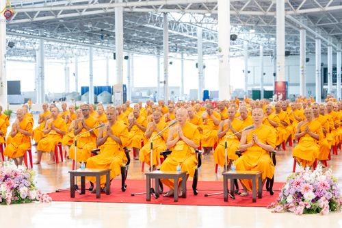 ภาพ No.286435:วันอาทิตย์ที่ 13 กรกฎาคม พ.ศ.2568 พิธีปฎิบัติธรรม และพิธีจุดเทียนใจ ไฟนิรันดร์ อนันตชัย ณ สภาธรรมกายสากล วัดพระธรรมกาย