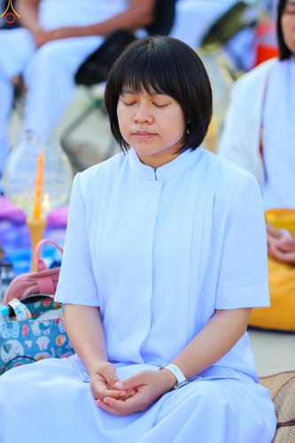 ภาพ No.302003:วันที่ 23 มกราคม พ.ศ. 2569 พิธีจุดประทีปธรรมถวายเป็นพุทธบูชา และบูชาธรรมมหาปูชนียาจารย์  ณ อนุสรณ์สถานลำดับที่ 5 สถานที่เผยแผ่วิชชาธรรมกายครั้งแรก อนุสรณ์สถานบางปลา วัดบางปลา อำเภอบางเลน จังหวัดนครปฐม ในโครงการธรรมยาตรา กตัญญูบูชา มหาปูชนียาจารย์ พระมงคล