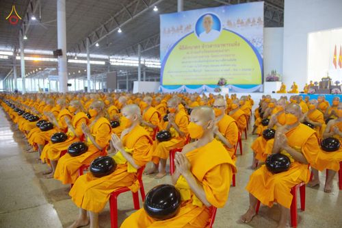 ภาพ No.76815:พิธีตักบาตรข้าวสารอาหารแห้ง  ณ บ้านแก้วเรือนทองคุณยายฯ สภาธรรมกายสากล  วัดพระธรรมกาย จ.ปทุมธานี  ในวันอาทิตย์ต้นเดือนที่ 6 มีนาคม พ.ศ. 2566