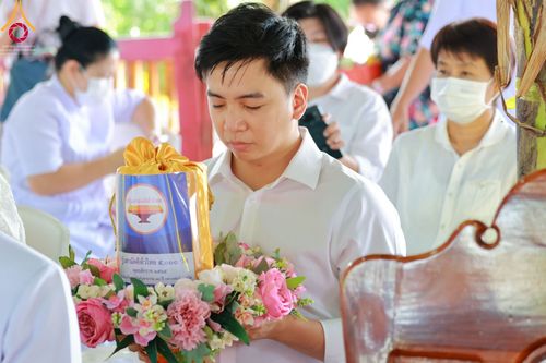 ภาพ No.64303:พิธีทอดกฐินสามัคคีทั่วไทย 5,000 วัด โดยคณะศิษยานุศิษย์วัดพระธรรมกาย น้อมบูชาธรรม 78 ปี หลวงพ่อธัมมชโย  วันอังคารที่ 8 พฤศจิกายน พ.ศ. 2565  ณ วัดโปรยฝน อ.หนองเสือ จ.ปทุมธานี