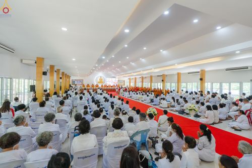 ภาพ No.331669:วันพุธที่ ๓ มิถุนายน พ.ศ.๒๕๖๙ พิธีทอดผ้าป่า ปฏิบัติธรรมกลั่นแผ่นดิน พิธีโปรยรัตนชาติ  และ พิธีตอกเสาเข็ม มงคลต้นแรก สถาปนา "องค์พระเจดีย์เพื่อสร้างสันติภาพโลก"  องค์แรก ครั้งแรกของลำปาง ประตูสู่ภาคเหนือ  ณ ศูนย์ปฏิบัติธรรมเถินเทิดธรรม อ.เถิน จ.ลำปาง