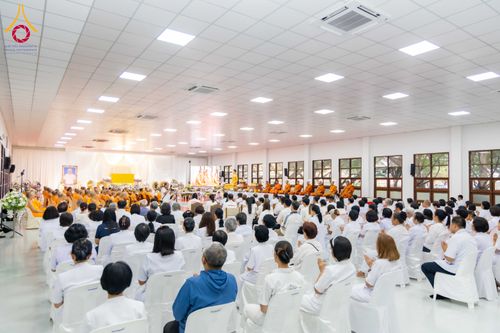 ภาพ No.316099:วันศุกร์ที่ 27 มีนาคม พ.ศ. 2569 พิธีบำเพ็ญกุศล คุณพ่อณรงค์ จินตมากุล  สิริอายุ 99 ปี 11 เดือน โยมบิดา พระครูปลัดรัตนวีรวัฒน์ (รังสฤษดิ์ อิทฺธิจินตโก) ที่ปรึกษาเจ้าคณะจังหวัดปทุมธานี เจ้าอาวาสวัดพระธรรมกาย  ณ ห้องปลูกศรัทธา 2 วัดพระธรรมกาย ปทุมธานี