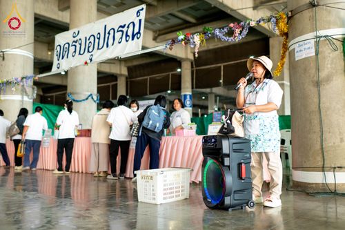 ภาพ No.279425:วันที่ 19-26 ธันวาคม พ.ศ. 2568 และ วันที่ 1 มกราคม พ.ศ.2569 รับบุญปลิดกลีบดอกไม้ เพื่อโปรยต้อนรับพระธรรมยาตรา