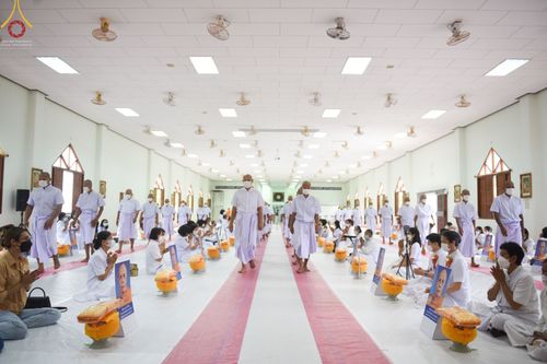 ภาพ No.65533:พิธีเวียนประทักษิณ และขอขมามอบผ้าไตร รุ่นบูชาธรรมมหาปูชนียาจารย์  ปี ๒๕๖๕ ณ วัดพระพุทธบาทราชวรมหาวิหาร  อ.พระพุทธบาท จ.สระบุรี วันเสาร์ที่ ๒๐ พฤศจิกายน พ.ศ. ๒๕๖๕