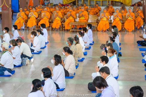 ภาพ No.69154:พระธรรมยาตรา ปฏิบัติศาสนกิจ ทำนุบำรุงศาสนสถาน, สวดธรรมจักร, ปฏิบัติธรรม ร่วมกับชุมชน,นักเรียนเด็กดีวีสตาร์ และร่วมพิธีทอดผ้าป่าบำรุงศาสนสถาน ในโครงการธรรมยาตรากตัญญูบูชา มหาปูชนียาจารย์ พระมงคลเทพมุนี(สด จนฺทสโร) พระผู้ปราบมาร อนุสรณ์สถาน 7 แห่ง ปีที่ 11