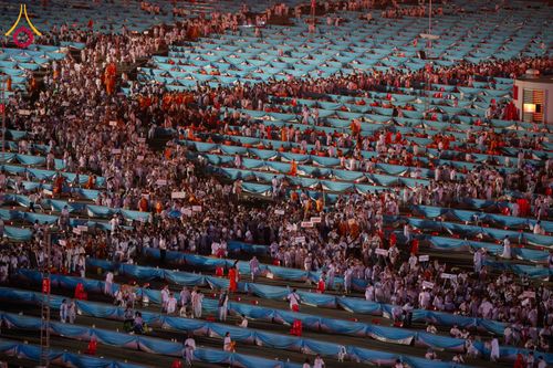 ภาพ No.324506:วันที่ 22 เมษายน พ.ศ.2569 (วันคุ้มครองโลก) บรรยากาศพระสังฆาธิการและสาธุชน การเดินทางกลับ งานถวายมหาสังฆทาน 40,000 กว่าวัดทั่วประเทศ วัดพระธรรมกาย