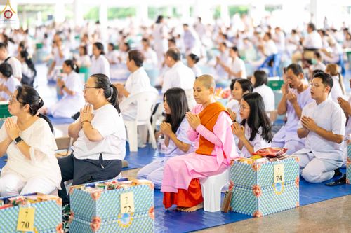 ภาพ No.345327:วันพฤหัสบดีที่ 27 สิงหาคม พ.ศ.2569 พิธีตักบาตรในวันธรรมชัย ณ สภาธรรมกายสากล วัดพระธรรมกาย ปทุมธานี