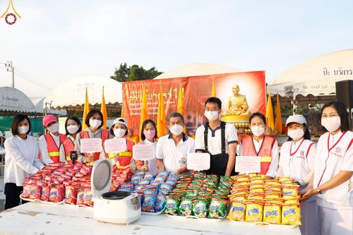 ภาพ No.73762:พิธีถวายภัตตาหารเป็นสังฆทาน แด่คณะพระธรรมยาตราฯ ในโครงการธรรมยาตรากตัญญูบูชา มหาปูชนียาจารย์ พระมงคลเทพมุนี(สด จนฺทสโร) พระผู้ปราบมาร อนุสรณ์สถาน 7 แห่ง ปีที่ 11 วันที่ 22 มกราคม พ.ศ. 2566