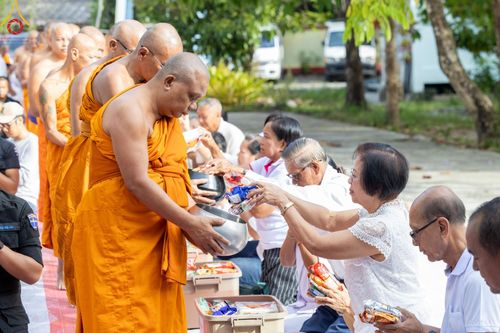 พิธีตักบาตร พิธีถวายสังฆทานแด่คณะสงฆ์ 323 วัด พิธีทำบุญอุทิศส่วนกุศลแด่ผู้วายชนม์ ในเหตุการณ์ความไม่สงบ 4 จังหวัดชายแดนภาคใต้ ปีที่ 20 ครั้งที่ 169 และพิธีมอบกองทุนหนุนแรงใจช่วยครูใต้ ปีที่ 17 ครั้งที่ 134 วันที่ 25 พฤษภาคม พ.ศ.2567 อ.ตากใบ จ.นราธิวาส