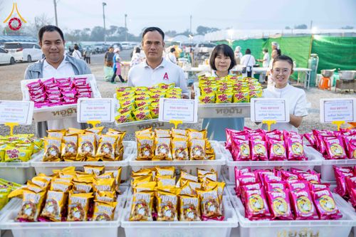 ภาพ No.299114:วันที่ 21 มกราคม พ.ศ. 2569 พิธีถวายภัตตาหารเป็นสังฆทาน แด่พระธรรมยาตรา ณ อนุสรณ์สถานบางปลา วัดบางปลา อำเภอบางเลน จังหวัดนครปฐม ในโครงการธรรมยาตรา กตัญญูบูชา มหาปูชนียาจารย์ พระมงคลเทพมุนี(สด จนฺทสโร) พระผู้ปราบมาร อนุสรณ์สถาน 7 แห่ง ปีที่ 14