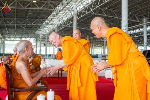 ภาพ No.316474:วันอาทิตย์ที่ 29 มีนาคม พ.ศ. 2569 พิธีทอดผ้าบังสุกุลและพิธีชำระร่าง โยมพ่อณรงค์ จินตมากุล  สิริอายุ 99 ปี 11 เดือน โยมบิดา พระครูปลัดรัตนวีรวัฒน์ (รังสฤษดิ์ อิทฺธิจินตโก) ที่ปรึกษาเจ้าคณะจังหวัดปทุมธานี เจ้าอาวาสวัดพระธรรมกาย  ณ ฌาปนสถานชั่วคราว ทางเข้า 