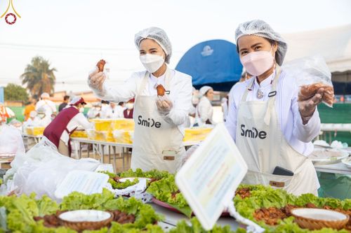 ภาพ No.71156:พิธีถวายภัตตาหารเป็นสังฆทาน แด่คณะพระธรรมยาตราฯ ในโครงการธรรมยาตราฯ ปีที่ 11 ณ อนุสรณ์สถานคลองบางนางแท่น อ.สามพราน จ.นครปฐม วันที่ 14 มกราคม พ.ศ. 2566