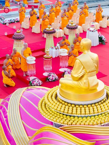 ภาพ No.307202:วันที่ 31 มกราคม พ.ศ. 2569  พิธีจุดประทีปธรรมถวายเป็นพุทธบูชา  และบูชาธรรมมหาปูชนียาจารย์ (ภาพชุดที่ 1) ณ วัดพระธรรมกาย ปทุมธานี ในโครงการธรรมยาตรา กตัญญูบูชา มหาปูชนียาจารย์ พระมงคลเทพมุนี(สด จนฺทสโร) พระผู้ปราบมาร อนุสรณ์สถาน 7 แห่ง ปีที่ 14