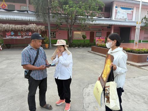 ภาพ No.300440:ภาพเบื้องหลังอาสาสมัครรวมใจ ชุดที่ 3 ในโครงการธรรมยาตรา กตัญญูบูชา มหาปูชนียาจารย์ พระมงคลเทพมุนี(สด จนฺทสโร) พระผู้ปราบมาร อนุสรณ์สถาน 7 แห่ง ปีที่ 14