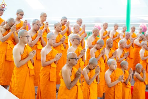 ภาพ No.338865:วันที่ 11 กรกฎาคม พศ.2569 พิธีบรรพชาอุปสมบท โครงการอุปสมบทหมู่ธรรมทายาทนานาชาติ  IDOP รุ่นที่ 21 (ภาษาจีน)  จากประเทศจีน มาเลเซีย สิงคโปร์ และไต้หวัน , โครงการบรรพชาสามเณรโรงเรียนนานาชาติ รุ่นที่ 15