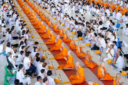 ภาพ No.319584:วันเสาร์ที่ 4 เมษายน พ.ศ.2569 พิธีขอขมา มอบผ้าไตร และถวายบาตรแด่นาคธรรมทายาท ในโครงการบรรพชาสามเณรฟื้นฟูพระพุทธศาสนาทั่วไทย โครงการหน่อแก้วเปรียญธรรม รุ่นที่ 14 โครงการสามเณรยุวธรรมทายาท รุ่นที่ 34 โครงการสามเณรมัชฌิมธรรมทายาท รุ่นที่ 30 ณ สภาธรรมกายสากล