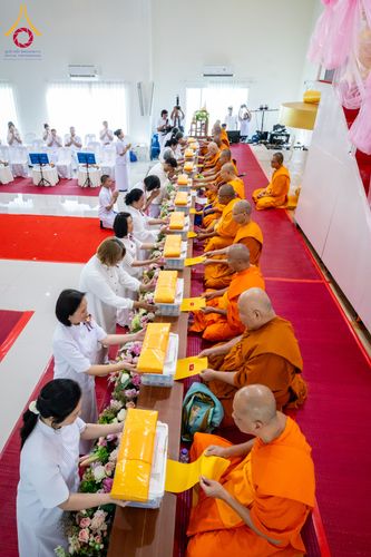 ภาพ No.290342:วันอังคารที่ 6 มกราคม พ.ศ. 2569 พิธีเจริญพุทธมนต์ ปฏิบัติธรรม มอบทุนการศึกษา ถวายสังฆทาน 142 วัด ณ ศูนย์ปฏิบัติธรรมพระมงคลเทพมุนี อ.สองพี่น้อง จ.สุพรรณบุรี