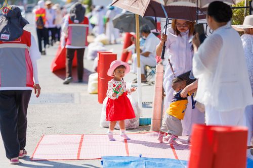 ภาพ No.304002:วันที่ 25 มกราคม พ.ศ. 2569 พิธีต้อนรับพระธรรมยาตรา  รร.สามัคคีราษฏร์บำรุง-วัดพระธรรมกาย ในโครงการธรรมยาตรา กตัญญูบูชา มหาปูชนียาจารย์ พระมงคลเทพมุนี(สด จนฺทสโร) พระผู้ปราบมาร อนุสรณ์สถาน 7 แห่ง ปีที่ 14