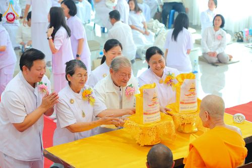 ภาพ No.291183:วันพุธที่ 7 มกราคม พ.ศ. 2569  พิธีบรรจุพระบรมสารีริกธาตุภายในพระเกตุองค์พระประธาน สมโภชพระประธาน พระธรรมกาย พิธีทอดผ้าป่า บุญแสงสว่าง ติดตั้งโซล่าเซล ณ ศูนย์ปฏิบัติธรรมพระมงคลเทพมุนี อ.สองพี่น้อง จ.สุพรรณบุรี