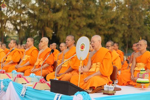 ภาพ No.292350:วันที่ 11 มกราคม พ.ศ. 2569 พิธีตักบาตรพระธรรมยาตรา ณ อนุสรณ์สถานคลองบางนางแท่น อ.สามพราน จ.นครปฐม ในโครงการธรรมยาตรา กตัญญูบูชา มหาปูชนียาจารย์ พระมงคลเทพมุนี(สด จนฺทสโร) พระผู้ปราบมาร อนุสรณ์สถาน 7 แห่ง ปีที่ 14