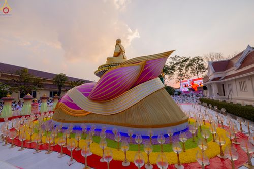 ภาพ No.296986:วันที่ 17 มกราคม พ.ศ. 2569 พิธีจุดประทีปถวายเป็นพุทธบูชา และบูชาธรรมมหาปูชนียาจารย์  ณ วัดโบสถ์บน ต.บางคูเวียง จ.นนทบุรี อนุสรณ์สถานลำดับที่ 4 สถานที่เกิดด้วยกายธรรม ในโครงการธรรมยาตรา กตัญญูบูชา มหาปูชนียาจารย์ พระมงคลเทพมุนี(สด จนฺทสโร) พระผู้ปราบมาร อ