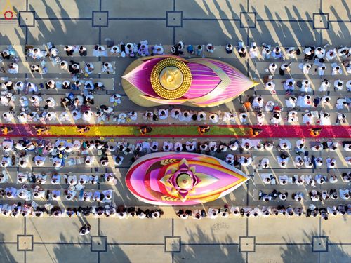 ภาพ No.279655:วันที่ 2 มกราคม พ.ศ.2569 พิธีต้อนรับพระธรรมยาตรา ครั้งที่ 1 ณ วัดพระธรรมกาย (วิหารหลวงปู่ - พระมหาธรรมกายเจดีย์)