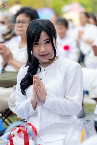 ภาพ No.297075:วันที่ 17 มกราคม พ.ศ. 2569 พิธีจุดประทีปถวายเป็นพุทธบูชา และบูชาธรรมมหาปูชนียาจารย์ (ภาพชุดที่ 2) ณ วัดโบสถ์บน ต.บางคูเวียง จ.นนทบุรี อนุสรณ์สถานลำดับที่ 4 สถานที่เกิดด้วยกายธรรม ในโครงการธรรมยาตรา กตัญญูบูชา มหาปูชนียาจารย์ พระมงคลเทพมุนี(สด จนฺทสโร) พร