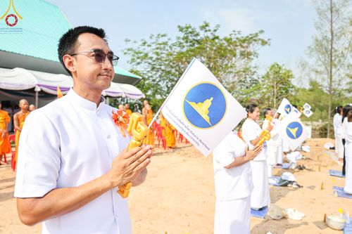 ภาพ No.327407:วันศุกร์ที่ 1 พฤษภาคม พ.ศ.2569 พิธีทอดผ้าป่า โปรยรัตนชาติ ตอกเสาเข็มมงคลต้นแรก สถาปนา “องค์พระเจดีย์เพื่อสร้างสันติภาพโลก” (แห่งแรกของภาคอีสาน) ณ ธุดงคสถานอำนาจเจริญ  อ.เมือง จ.อำนาจเจริญ