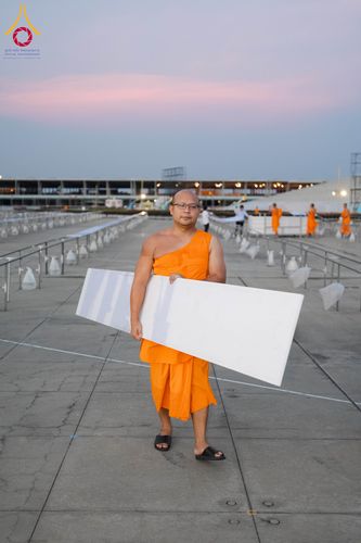 ภาพ No.326457:วันที่ 26 -27 เมษาบน พ.ศ.2569 การเก็บงานแผ่นหน้าโต๊ะที่ลานธรรม งานถวายมหาสังฆทาน 40,000 กว่าวัดทั่วประเทศ ณ ลานธรรม วัดพระธรรมกาย