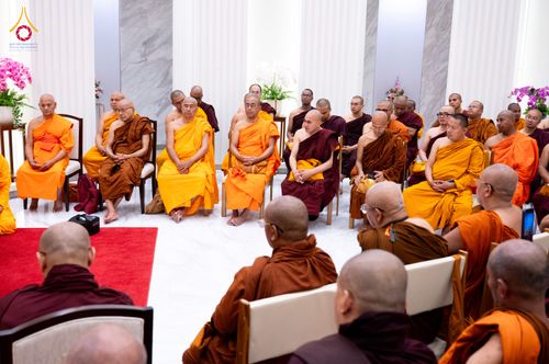 ภาพ No.325532:วันที่ 23 เมษายน พ.ศ.2569 หลวงพ่อทัตตชีโว รองเจ้าอาวาสวัดพระธรรมกาย ถวายการต้อนรับและปฏิสันถารคณะสงฆ์เมียนมาร์และเนปาล