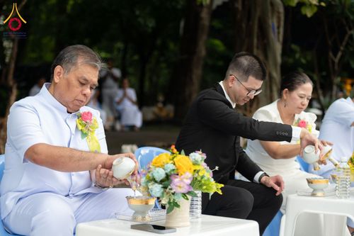 ภาพ No.351491:วันที่ 22 กันยายน พ.ศ. 2569  พิธีตักบาตรสามเณรธรรมทายาท โครงการบรรพชาพัฒนาคุณธรรม จริยธรรม  สำหรับนักเรียนนายสิบตำรวจ (นสต.) รุ่นที่ 16 ศูนย์ฝึกอบรมตำรวจภูธรภาค 1  ณ วัดพระพุทธบาทราชวรมหาวิหาร