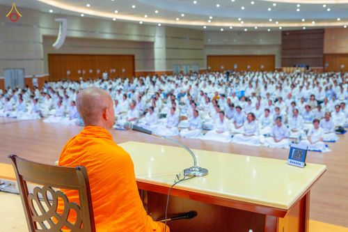 ภาพ No.344352:วันที่ 21-23 สิงหาคม พ.ศ. 2569 สัมมนารวมใจผู้นำบุญ บูชาธรรม 82 ปี หลวงพ่อธัมมชโย รุ่นที่ 1 กฐินสามัคคีทั่วไทย 30,000 วัด โครงการอุปสมบทบูชาธรรมมหาปูชนียาจารย์ 3,000 รูป  ณ ศูนย์ปฏิบัติธรรมเวิล์ดพีช วัลเล่ย์ จ.นครราชสีมา