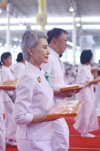 ภาพ No.318501:วันอาทิตย์ต้นเดือนที่ 5 เมษายน พ.ศ.2569 พิธีทอดผ้าป่าสมทบมหาสังฆทาน 40,000 กว่าวัดทั่วประเทศ ณ สภาธรรมกายสากล วัดพระธรรมกาย