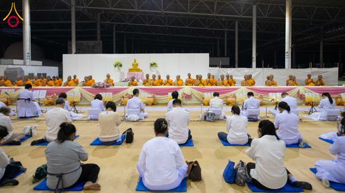 ภาพ No.303538:วันที่ 27 มกราคม พ.ศ. 2569 พิธีถวายภัตตาหารเป็นสังฆทาน แด่พระธรรมยาตรา ณ วัดพระธรรมกาย  จังหวัดปทุมธานี ในโครงการธรรมยาตรา กตัญญูบูชา มหาปูชนียาจารย์ พระมงคลเทพมุนี(สด จนฺทสโร) พระผู้ปราบมาร อนุสรณ์สถาน 7 แห่ง ปีที่ 14