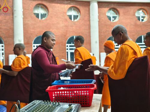 ภาพ No.315277:​วันอาทิตย์ที่ 22 มีนาคม พ.ศ.2569 สามเณรธรรมทายาทเนปาล 500 รูป ฟังธรรม สวดมนต์ ปฏิบัติธรรมร่วมกัน  ณ International Assembly and Meditation Hall Lumbini