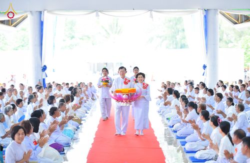 ภาพ No.327278:วันศุกร์ที่ 1 พฤษภาคม พ.ศ.2569 พิธีทอดผ้าป่า โปรยรัตนชาติ ตอกเสาเข็มมงคลต้นแรก สถาปนา “องค์พระเจดีย์เพื่อสร้างสันติภาพโลก” (แห่งแรกของภาคอีสาน) ณ ธุดงคสถานอำนาจเจริญ  อ.เมือง จ.อำนาจเจริญ