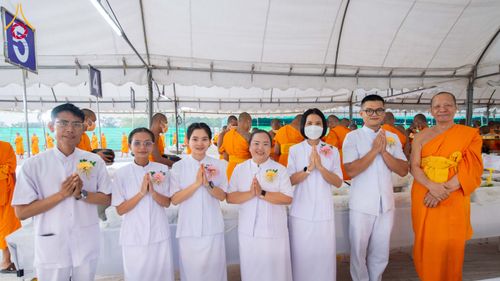 ภาพ No.300228:วันที่ 22 มกราคม พ.ศ. 2569 พิธีถวายภัตตาหารเป็นสังฆทาน แด่พระธรรมยาตรา ณ อนุสรณ์สถานบางปลา วัดบางปลา อำเภอบางเลน จังหวัดนครปฐม ในโครงการธรรมยาตรา กตัญญูบูชา มหาปูชนียาจารย์ พระมงคลเทพมุนี(สด จนฺทสโร) พระผู้ปราบมาร อนุสรณ์สถาน 7 แห่ง ปีที่ 14